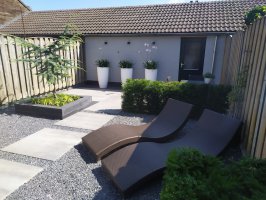 Aanleg achtertuin 1x1 tegels Fransebaan Eindhoven