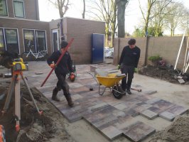 Aanleg achtertuin cortenstaal / buitenkeuken / schutting Fransebaan Eindhoven