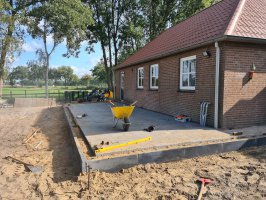 Aanleg achtertuin / bestrating Borkel en Schaft