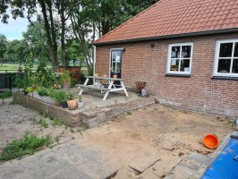 Aanleg achtertuin / bestrating Borkel en Schaft