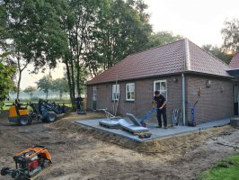 Aanleg achtertuin / bestrating Borkel en Schaft
