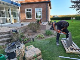 Aanleg achtertuin / bestrating Borkel en Schaft