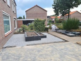 Aanleg voor en achtertuin Westerhoven