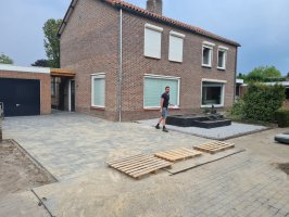 Aanleg voor en achtertuin Westerhoven